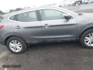 2017 Nissan Rogue Sport SV with VIN JN1BJ1CP9HW030968, listed as a IAAI auction lot 42002320 with 96,904 mi miles. Bid and sale history available at carsss.com. Image 13.