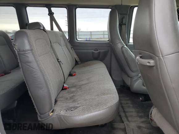 2017 Chevrolet Express Passenger LT z VIN 1GAZGPFG5H1340095, wystawiony jako Copart lot #44379845 z przebiegiem 154 620 mil mil oraz Szkoda całkowita • Salvage title. Historia ofert i sprzedaży dostępna na DreamBid. Obrazek 11.
