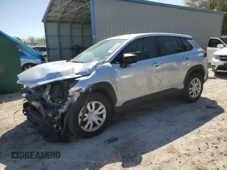2023 Toyota Corolla Cross L z VIN 7MUAAAAG6PV042401, wystawiony jako Copart lot #49624765 z przebiegiem 24 748 mil mil oraz Szkoda całkowita • Salvage title. Historia ofert i sprzedaży dostępna na DreamBid. Obrazek 1.