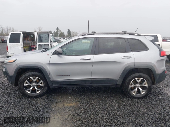 2014 Jeep Cherokee Trailhawk with VIN 1C4PJMBB3EW222747, listed as a IAAI auction lot 41622880 with 183,349 mi miles. Bid and sale history available at carsss.com. Image 14.