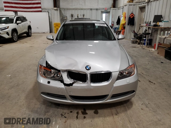 2008 BMW 3 Series 328xi z VIN WBAVC93588K039103, wystawiony jako Copart lot #52604335 z przebiegiem 149 843 mil mil oraz Nie do naprawy • Non repairable. Historia ofert i sprzedaży dostępna na DreamBid. Obrazek 5.