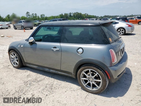 2005 MINI Hardtop S z VIN WMWRE33435TG95329, wystawiony jako Copart lot #56890015 z przebiegiem 47 985 mil mil oraz Czysty tytuł • Clean title. Historia ofert i sprzedaży dostępna na DreamBid. Obrazek 2.