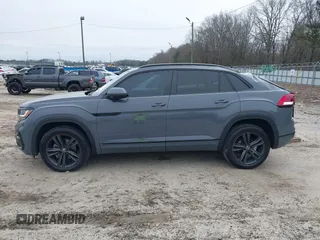 2021 Volkswagen Atlas SE with VIN 1V2PE2CAXMC231037, listed as a IAAI auction lot 41380581 with 40,889 mi miles and . Bid and sale history available at DreamBid. Image 14.