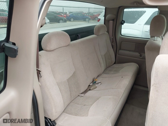 2003 Chevrolet Silverado 1500 LS with VIN 2GCEC19T131395606, listed as a IAAI auction lot 41969804 with 273,611 mi miles. Bid and sale history available at carsss.com. Image 8.