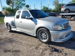 2002 Ford F-150 XL z VIN 2FTRX07LX2CA98484, wystawiony jako IAAI lot #41742734 z przebiegiem 325 183 mil mil oraz . Historia ofert i sprzedaży dostępna na DreamBid. Obrazek 1.
