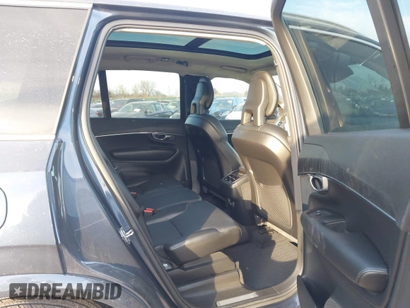 2020 Volvo XC90 Momentum z VIN YV4102CK9L1606826, wystawiony jako IAAI lot #41281218 z przebiegiem 47 122 mil mil oraz . Historia ofert i sprzedaży dostępna na DreamBid. Obrazek 8.