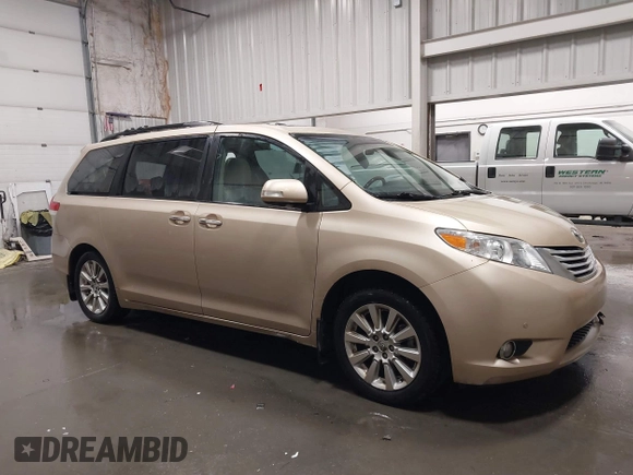 2014 Toyota Sienna Ltd with VIN 5TDDK3DCXES074614, listed as a IAAI auction lot 41691123 with 117,571 mi miles. Bid and sale history available at carsss.com. Image 13.