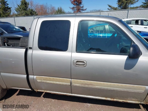 2003 Chevrolet Silverado 1500 LS with VIN 2GCEK19T231104873, listed as a IAAI auction lot 41910444 with 208,692 mi miles. Bid and sale history available at carsss.com. Image 13.