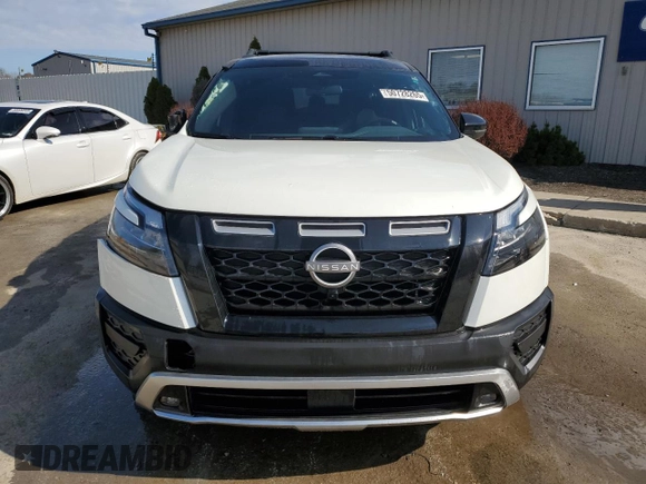 2024 Nissan Pathfinder Rock Creek z VIN 5N1DR3BD9RC224898, wystawiony jako Copart lot #50728265 z przebiegiem 13 765 mil mil oraz Szkoda całkowita • Salvage title. Historia ofert i sprzedaży dostępna na DreamBid. Obrazek 5.