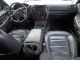 2005 Ford Explorer z VIN 1FMDU75K05UA44083, wystawiony jako Copart lot #81727664 z przebiegiem 236 912 mil mil oraz Nie do naprawy • Non repairable. Historia ofert i sprzedaży dostępna na DreamBid. Obrazek 8.