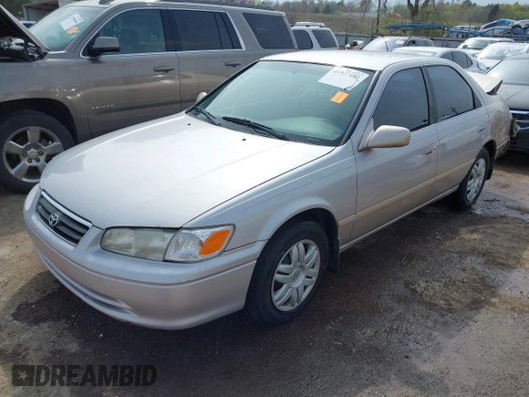 2001 Toyota Camry CE with VIN 4T1BG22K51U110482, listed as a IAAI auction lot 41937181 with 204,334 mi miles. Bid and sale history available at carsss.com. Image 17.