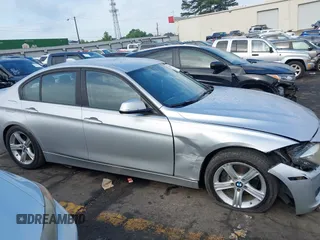 2013 BMW 3 Series 328i z VIN WBA3C1G57DNR48431, wystawiony jako IAAI lot #42156021 z przebiegiem 81 734 mil mil oraz . Historia ofert i sprzedaży dostępna na DreamBid. Obrazek 13.