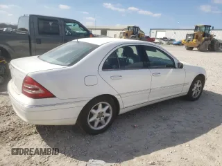 2001 Mercedes-Benz C 230/260/280/320 z VIN WDBRF61J61F037776, wystawiony jako Copart lot #43288745 z przebiegiem 224 041 mil mil oraz Szkoda całkowita • Salvage title. Historia ofert i sprzedaży dostępna na DreamBid. Obrazek 3.