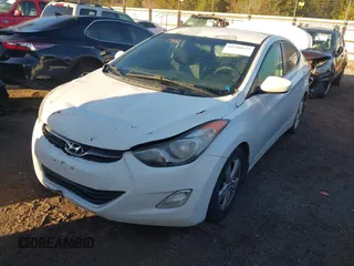 2013 Hyundai Elantra GLS z VIN 5NPDH4AE7DH404286, wystawiony jako IAAI lot #41180842 z przebiegiem 162 856 mil mil oraz . Historia ofert i sprzedaży dostępna na DreamBid. Obrazek 2.