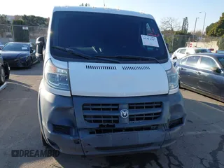 2016 Ram ProMaster Cargo z VIN 3C6TRVAG5GE134667, wystawiony jako IAAI lot #41411317 z przebiegiem 109 352 mil mil oraz . Historia ofert i sprzedaży dostępna na DreamBid. Obrazek 6.