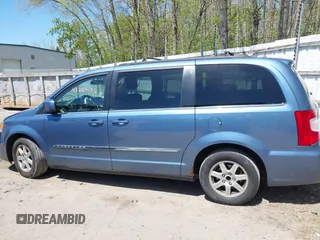2012 Chrysler Town & Country Touring z VIN 2C4RC1BG1CR188505, wystawiony jako IAAI lot #42224196 z przebiegiem 200 852 mil mil oraz . Historia ofert i sprzedaży dostępna na DreamBid. Obrazek 14.