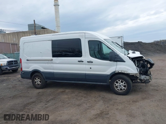 2015 Ford Transit Cargo z VIN 1FTNR2CM4FKA84584, wystawiony jako IAAI lot #42008193 z przebiegiem 224 453 mil mil oraz . Historia ofert i sprzedaży dostępna na DreamBid. Obrazek 13.