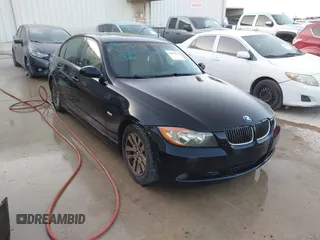 2006 BMW 3 Series 325i z VIN WBAVB13566PT02788, wystawiony jako IAAI lot #41613041 z przebiegiem 187 882 mil mil oraz . Historia ofert i sprzedaży dostępna na DreamBid. Obrazek 1.