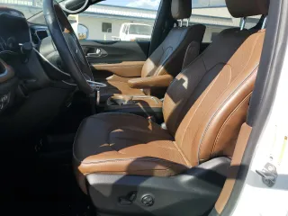 2020 Chrysler Pacifica Limited z VIN 2C4RC1GG4LR239892, wystawiony jako Copart lot #55280125 z przebiegiem 22 516 mil mil oraz Szkoda całkowita • Salvage title. Historia ofert i sprzedaży dostępna na DreamBid. Obrazek 7.
