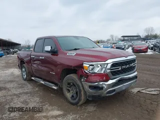2022 Ram 1500 Big Horn z VIN 1C6RRFBG4NN263670, wystawiony jako IAAI lot #41598066 z przebiegiem 49 999 mil mil oraz . Historia ofert i sprzedaży dostępna na DreamBid. Obrazek 1.