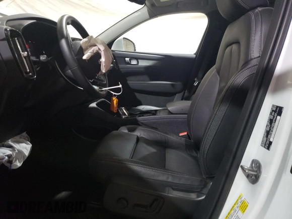 2023 Volvo XC40 Plus Bright Theme with VIN YV4L12UN0P2932870, listed as a Copart auction lot 82543304 with 21,024 mi miles and Salvage Title. Bid and sale history available at DreamBid. Image 7.