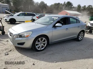 2013 Volvo S60 T6 R-Design Platinum z VIN YV1902FH3D2183432, wystawiony jako Copart lot #48893615 z przebiegiem 116 919 mil mil oraz Czysty tytuł • Clean title. Historia ofert i sprzedaży dostępna na DreamBid. Obrazek 1.