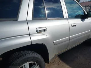 2005 Chevrolet TrailBlazer LT with VIN 1GNDT13S452289799, listed as a IAAI auction lot 41673167 with 198,709 mi miles. Bid and sale history available at carsss.com. Image 13.