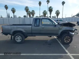1989 Toyota Pickup с VIN JT4RN13S9K0003042, выставлен на аукционе IAAI как лот 41827042 с пробегом 347 063 миль миль и . История ставок и продаж доступна на DreamBid. Изображение 13.