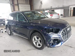 2024 Audi Q5 Premium with VIN WA1ABAFY2R2005133, listed as a IAAI auction lot 39315354 with 4,224 mi miles. Bid and sale history available at carsss.com. Image 1.