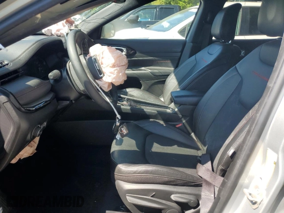2024 Jeep Compass Trailhawk z VIN 3C4NJDDN8RT145058, wystawiony jako Copart lot #64108975 z przebiegiem 28 737 mil mil oraz Czysty tytuł • Clean title. Historia ofert i sprzedaży dostępna na DreamBid. Obrazek 7.
