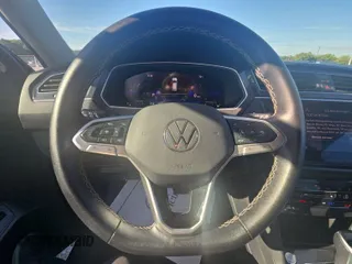 2024 Volkswagen Tiguan SE with VIN 3VV3B7AXXRM097540, listed as a IAAI auction lot 42809080 with 25,390 mi miles and . Bid and sale history available at DreamBid. Image 13.