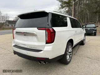 2022 GMC Yukon XL Denali with VIN 1GKS2JKL9NR364134, listed as a Copart auction lot 54078255 with 5,967 mi miles and Clean Title. Bid and sale history available at carsss.com. Image 4.