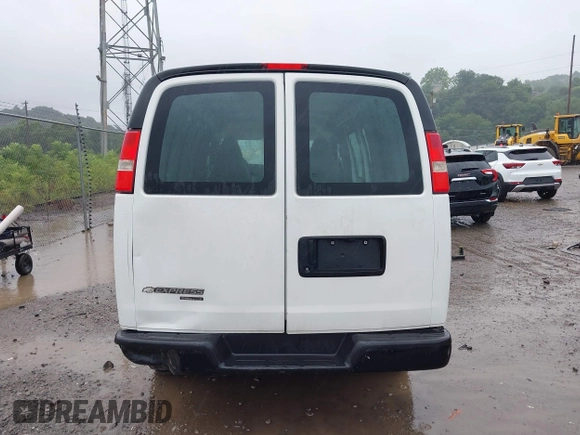 2016 Chevrolet Express Cargo with VIN 1GCWGAFG8G1147848, listed as a IAAI auction lot 42668582 with 237,768 mi miles and . Bid and sale history available at DreamBid. Image 16.