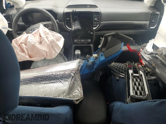 2025 Ford Ranger XLT z VIN 1FTER4HP2SLE06397, wystawiony jako Copart lot #61433065 z przebiegiem Nie podano mil oraz Szkoda całkowita • Salvage title. Historia ofert i sprzedaży dostępna na DreamBid. Obrazek 8.