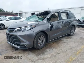 2024 Toyota Sienna XLE z VIN 5TDYRKEC2RS220855, wystawiony jako IAAI lot #41213081 z przebiegiem 2 852 mil mil oraz . Historia ofert i sprzedaży dostępna na DreamBid. Obrazek 2.