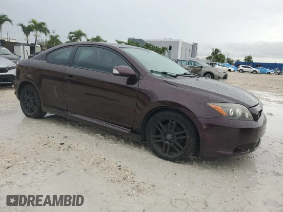 2010 Scion tC z VIN JTKDE3B79A0309636, wystawiony jako Copart lot #58693935 z przebiegiem 153 413 mil mil oraz Czysty tytuł • Clean title. Historia ofert i sprzedaży dostępna na DreamBid. Obrazek 4.