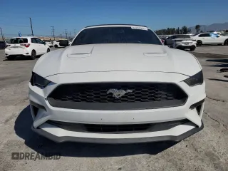 2018 Ford Mustang EcoBoost Premium z VIN 1FATP8UH4J5142658, wystawiony jako Copart lot #61258255 z przebiegiem 76 531 mil mil oraz Szkoda całkowita • Salvage title. Historia ofert i sprzedaży dostępna na DreamBid. Obrazek 5.