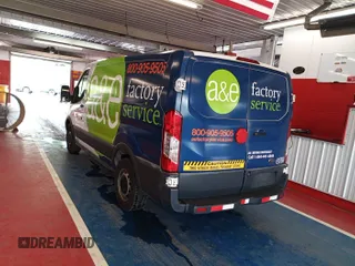 2016 Ford Transit Cargo z VIN 1FTYE1YM8GKB19172, wystawiony jako IAAI lot #42788511 z przebiegiem 143 978 mil mil oraz . Historia ofert i sprzedaży dostępna na DreamBid. Obrazek 35.