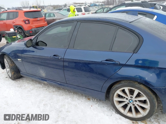 2011 BMW 3 Series 328i xDrive with VIN WBAPK7C59BA821214, listed as a IAAI auction lot 41293463 with 159,226 mi miles. Bid and sale history available at carsss.com. Image 13.