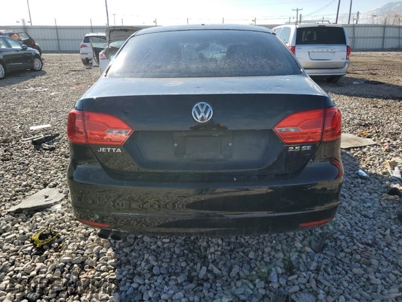 2012 Volkswagen Jetta SE z VIN 3VWDP7AJXCM325248, wystawiony jako Copart lot #49160574 z przebiegiem 77 764 mil mil oraz Szkody całkowita. Historia ofert i sprzedaży dostępna na DreamBid. Obrazek 6.