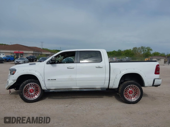 2019 Ram 1500 Big Horn z VIN 1C6SRFFT6KN660091, wystawiony jako IAAI lot #42336804 z przebiegiem 59 162 mil mil oraz . Historia ofert i sprzedaży dostępna na DreamBid. Obrazek 14.