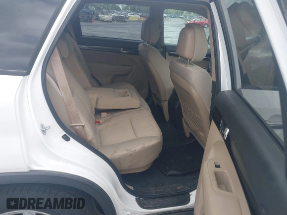 2011 Kia Sorento LX with VIN 5XYKTDA23BG060231, listed as a IAAI auction lot 42142538 with 166,884 mi miles. Bid and sale history available at carsss.com. Image 8.