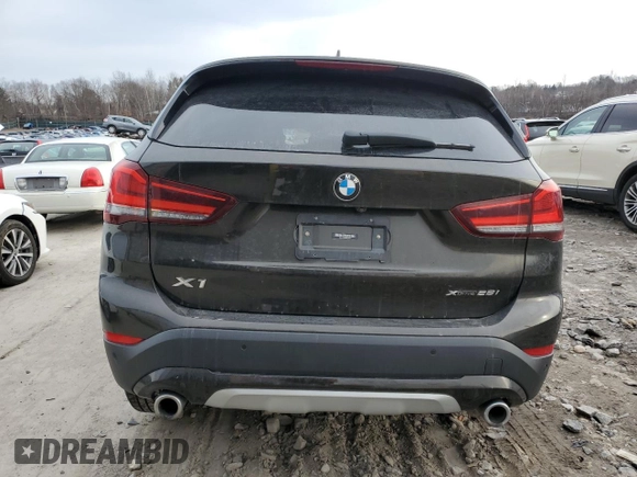 2020 BMW X1 xDrive28i with VIN WBXJG9C05L5P53985, listed as a Copart auction lot 40210323 with 32,411 mi miles. Bid and sale history available at carsss.com. Image 6.