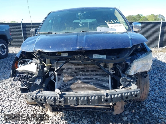 2013 Chrysler Town & Country Touring-L with VIN 2C4RC1CG7DR661162, listed as a IAAI auction lot 42026629 with 180,064 mi miles. Bid and sale history available at carsss.com. Image 6.
