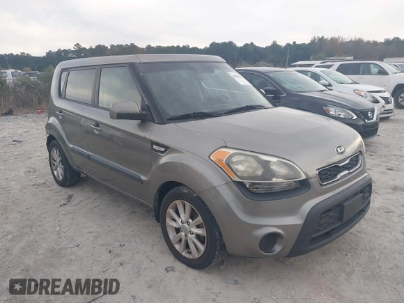 2013 Kia Soul with VIN KNDJT2A52D7549388, listed as a IAAI auction lot 40886665 with 164,543 mi miles. Bid and sale history available at carsss.com. Image 1.