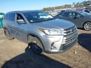 2018 Toyota Highlander SE with VIN 5TDJZRFH2JS880970, listed as a IAAI auction lot 41736222 with 261,069 mi miles and . Bid and sale history available at DreamBid. Image 1.