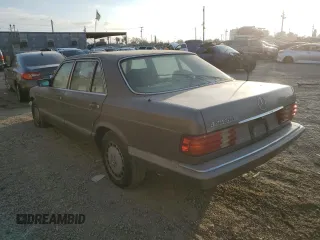1989 Mercedes-Benz 420 with VIN WDBCA35E0KA476762, listed as a Copart auction lot 82221624 with 135,538 mi miles and Clean Title. Bid and sale history available at carsss.com. Image 2.