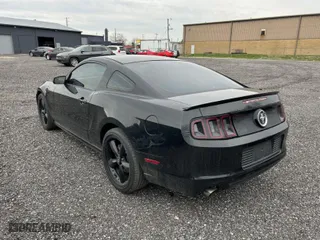 2013 Ford Mustang V6 with VIN 1ZVBP8AM2D5274181, listed as a IAAI auction lot 41913428 with NaN miles. Bid and sale history available at carsss.com. Image 3.