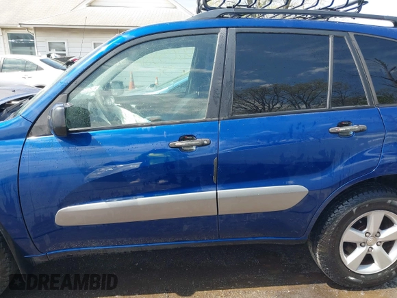 2005 Toyota RAV4 with VIN JTEGD20V350094758, listed as a IAAI auction lot 42033815 with 205,175 mi miles. Bid and sale history available at carsss.com. Image 14.