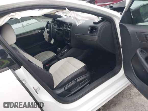 2016 Volkswagen Jetta Sport z VIN 3VWD17AJ0GM394943, wystawiony jako IAAI lot #41844346 z przebiegiem Nie podano mil oraz . Historia ofert i sprzedaży dostępna na DreamBid. Obrazek 5.